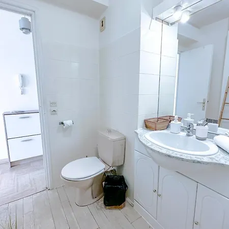 Guignon - Sunny Comfort Close To The Port & Station Daire