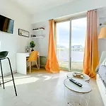 Guignon - Sunny Comfort Close To The Port & Station *