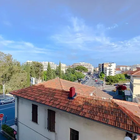 Guignon - Sunny Comfort Close To The Port & Station Apartment Antibes