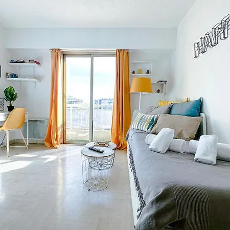 Guignon - Sunny Comfort Close To The Port & Station Appartamento