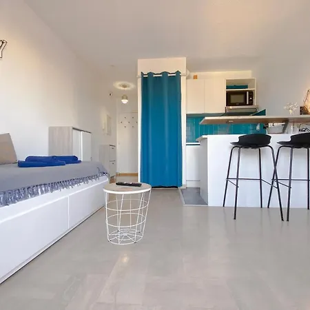 Guignon - Sunny Comfort Close To The Port & Station *