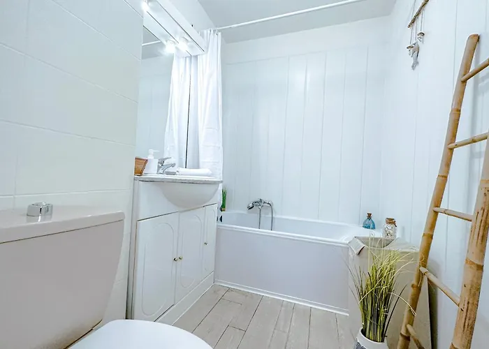 Apartment Guignon - Sunny Comfort Close To The Port & Station