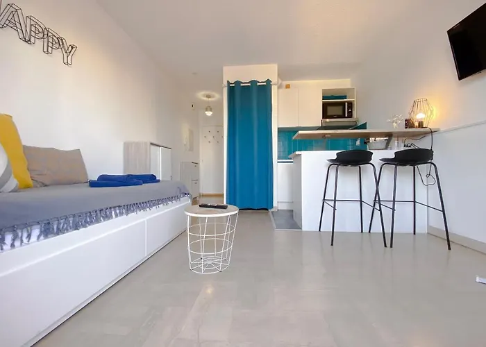 Guignon - Sunny Comfort Close To The Port & Station *