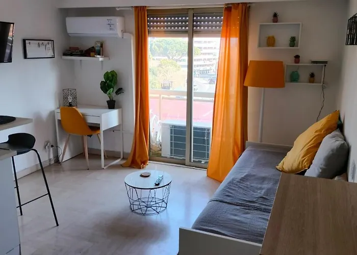 Guignon - Sunny Comfort Close To The Port & Station * Antibes